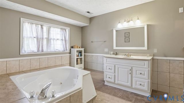 17159 Pryor Ln, Montpelier, VA 23192