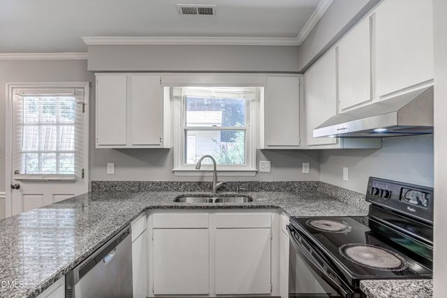 5519 Hamstead Crossing, Raleigh, NC 27612