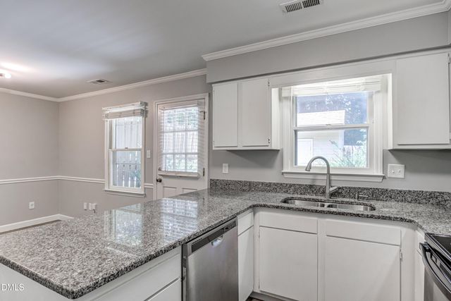 5519 Hamstead Crossing, Raleigh, NC 27612