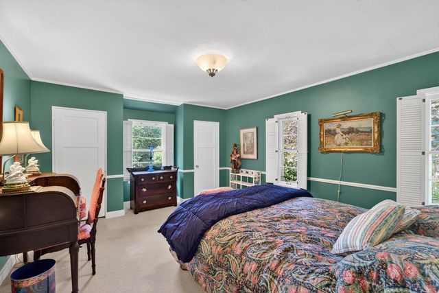 7716 N Links WAY, Fox Point, WI 53217