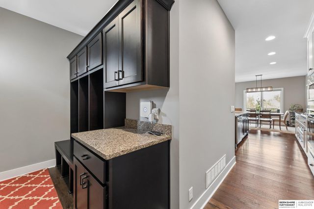 8201 N 123rd Street, Omaha, NE 68142