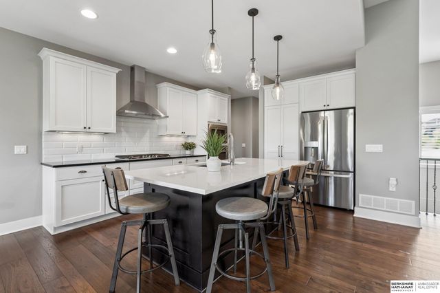 8201 N 123rd Street, Omaha, NE 68142