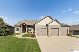 8201 N 123rd Street, Omaha, NE 68142