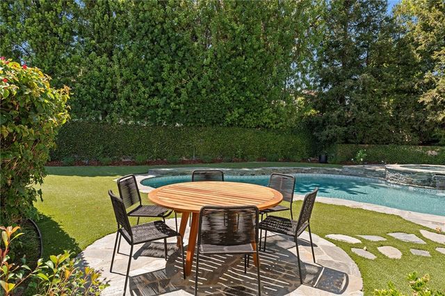 29303 Fountainwood, Agoura Hills, CA 91301