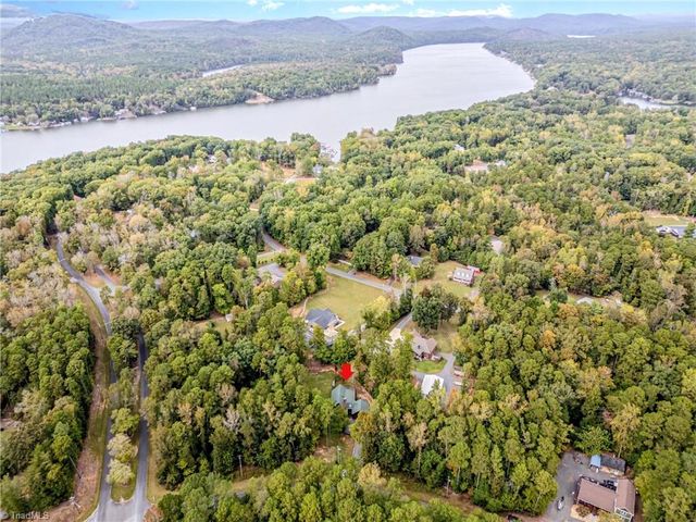 117 Delwood Court, Mount Gilead, NC 27306