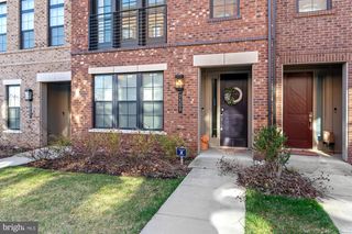 7509 SAWYER FARM WAY #2002, Mclean, VA 22102