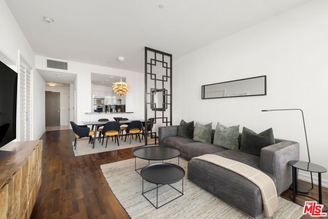 900 W Olympic Boulevard 36F, Los Angeles, CA 90015