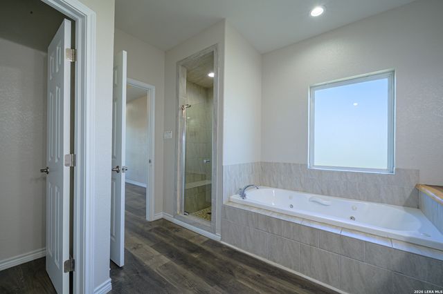 30 Peets Bend Dr, Rockport, TX 78382