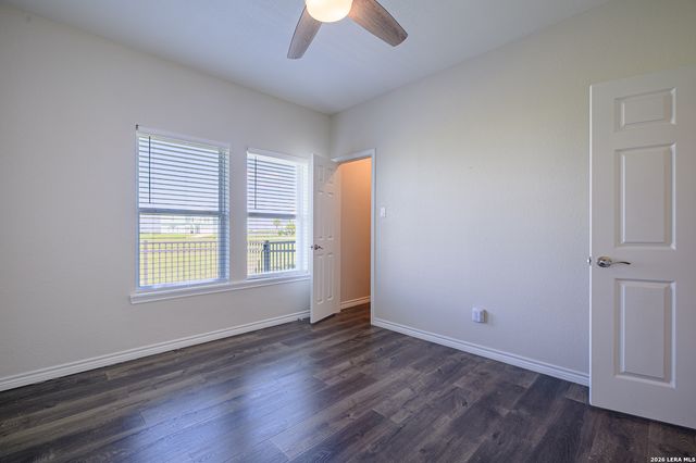 30 Peets Bend Dr, Rockport, TX 78382