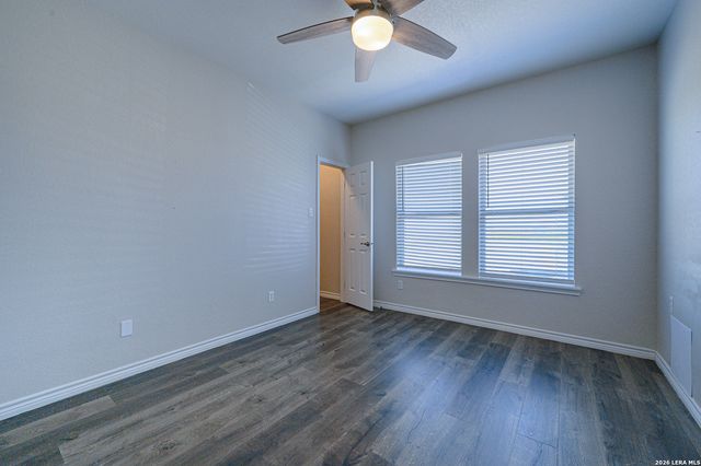 30 Peets Bend Dr, Rockport, TX 78382