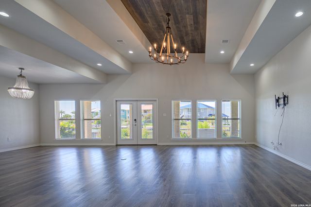 30 Peets Bend Dr, Rockport, TX 78382