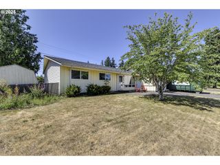 12514 Ne RUSSELL St, Portland, OR 97230