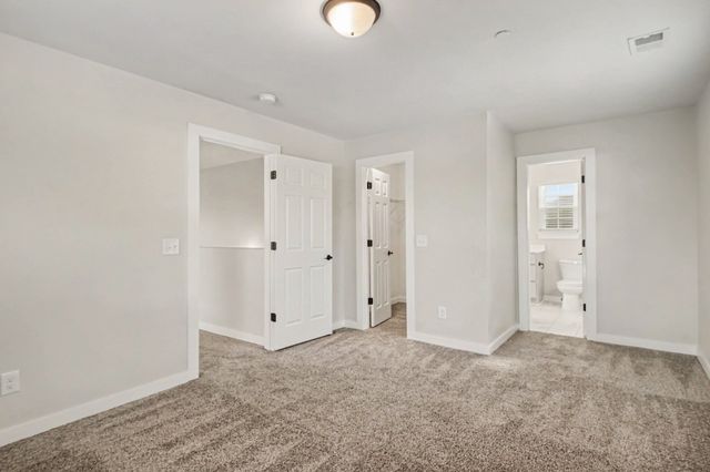 202 Emmett Dr, White House, TN 37188