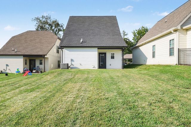 202 Emmett Dr, White House, TN 37188
