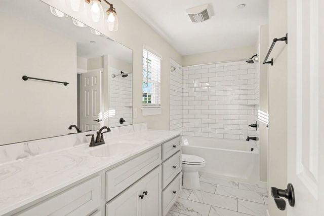 202 Emmett Dr, White House, TN 37188