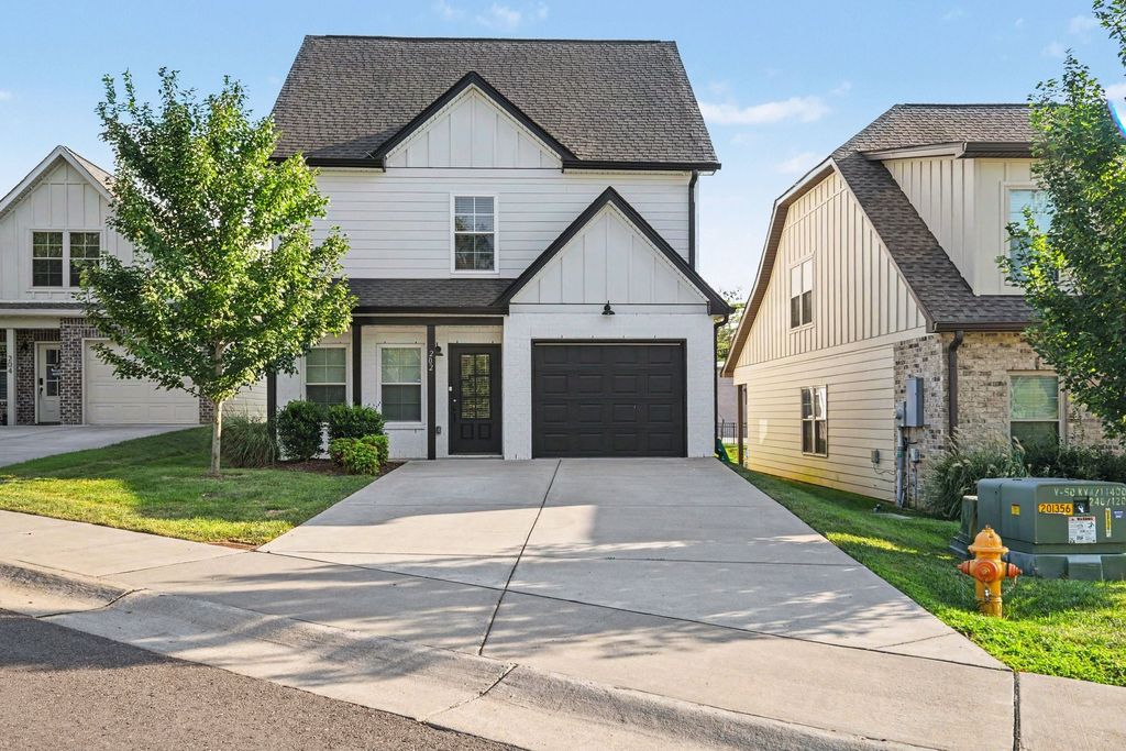 202 Emmett Dr, White House, TN 37188