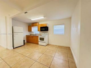 2406 Mckinley St, Hollywood, FL 33020