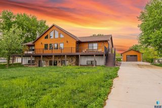 47644 Slip Up Creek Rd, Sioux Falls, SD 57104