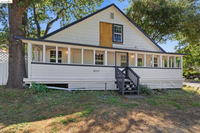 18237 4th Ave, Jamestown, CA 95327
