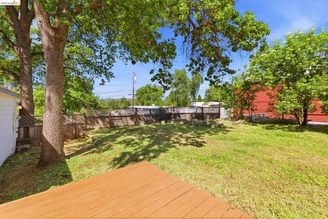 18237 4th Ave, Jamestown, CA 95327