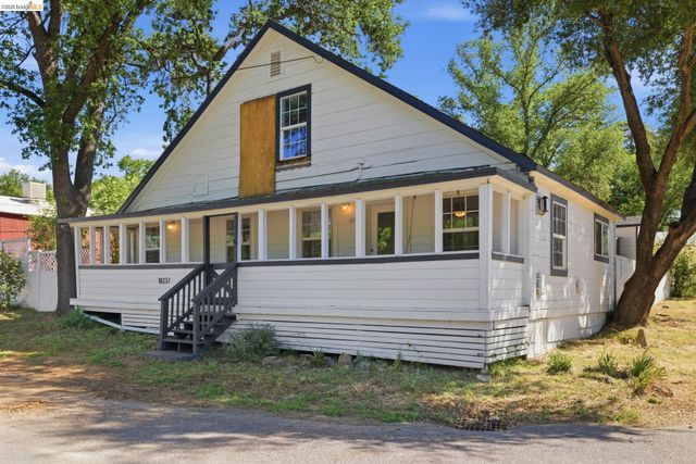 18237 4th Ave, Jamestown, CA 95327