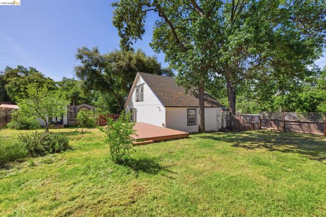 18237 4th Ave, Jamestown, CA 95327