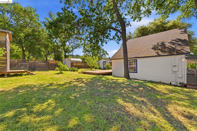 18237 4th Ave, Jamestown, CA 95327