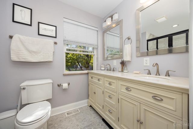 10019 Zig Zag Road, Montgomery, OH 45242