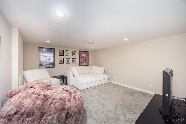 10019 Zig Zag Road, Montgomery, OH 45242