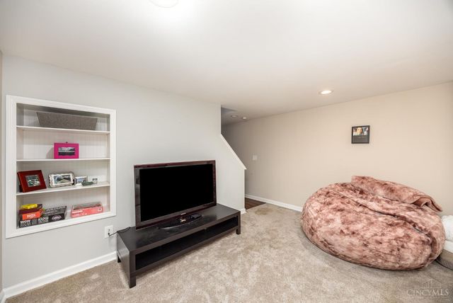 10019 Zig Zag Road, Montgomery, OH 45242