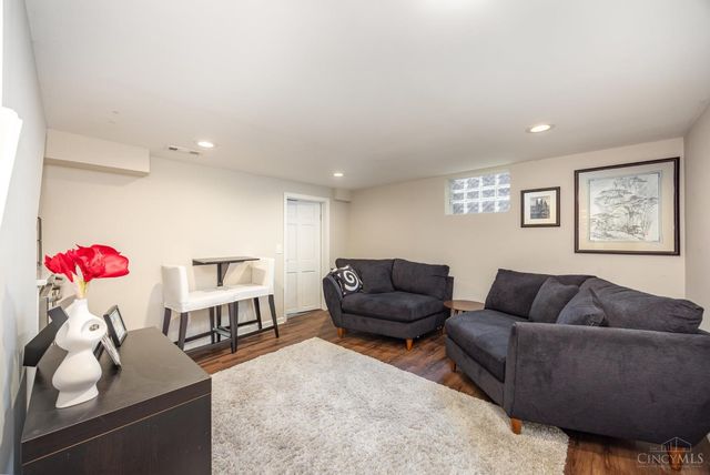 10019 Zig Zag Road, Montgomery, OH 45242