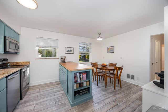 10019 Zig Zag Road, Montgomery, OH 45242