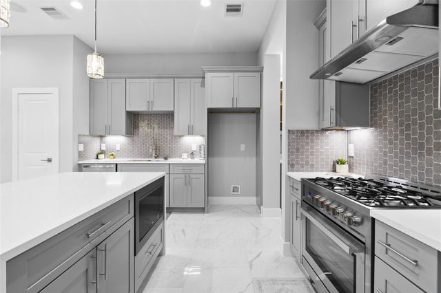 825 Paul Quinn Street C, Houston, TX 77091