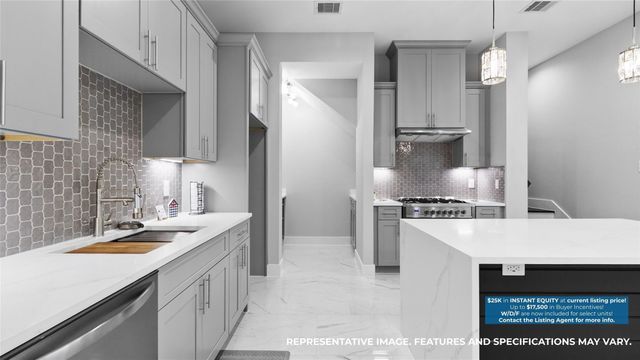 825 Paul Quinn Street C, Houston, TX 77091