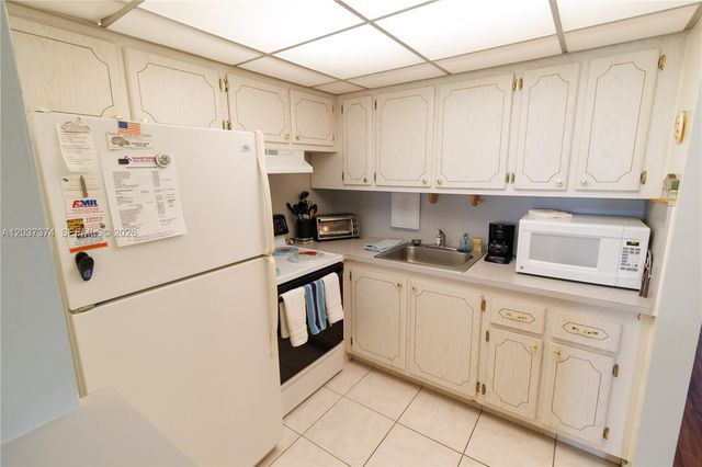 90 Berkshire D 90, West Palm Beach, FL 33417