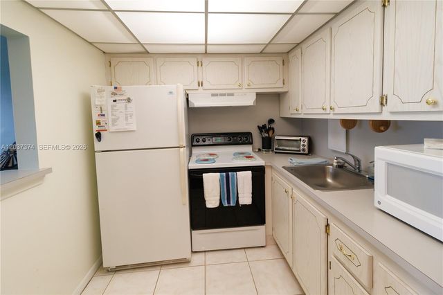 90 Berkshire D 90, West Palm Beach, FL 33417