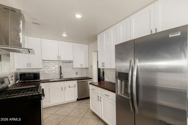 410 W PARKWAY Boulevard, Tempe, AZ 85281