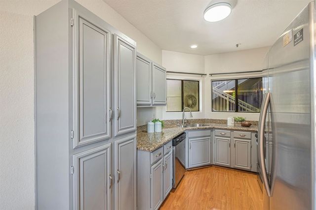 3402 Pinewood Ter 211, Fremont, CA 94536