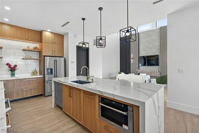 2822 SW 17th AVE, Cape Coral, FL 33914