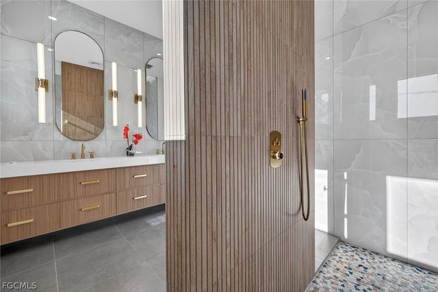 2822 SW 17th AVE, Cape Coral, FL 33914