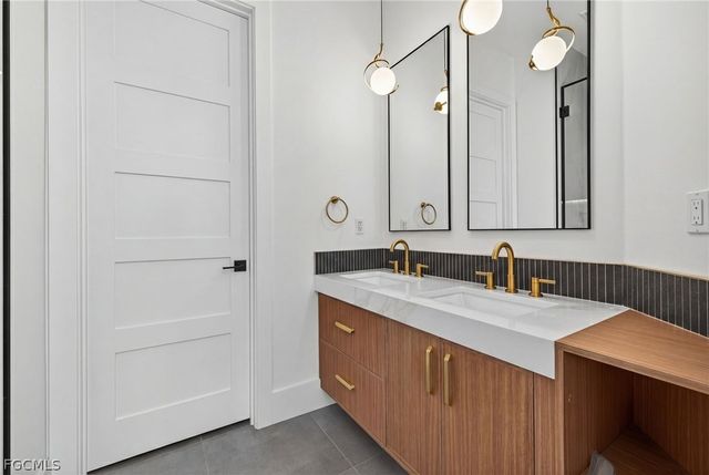 2822 SW 17th AVE, Cape Coral, FL 33914