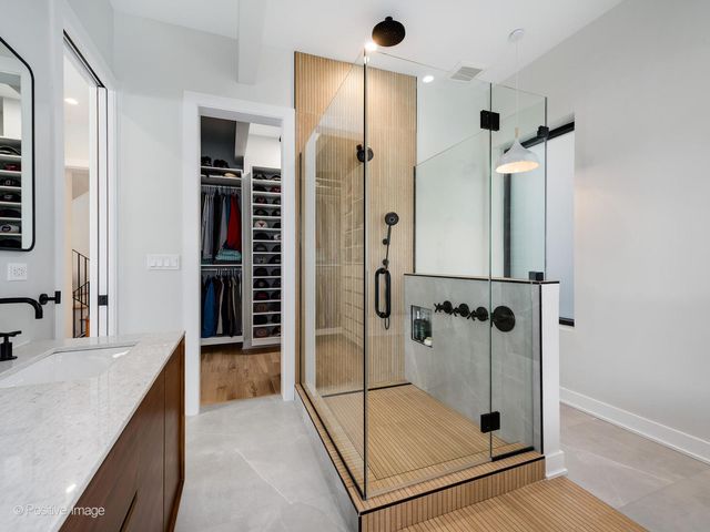 1364 N Wolcott Avenue, Chicago, IL 60622