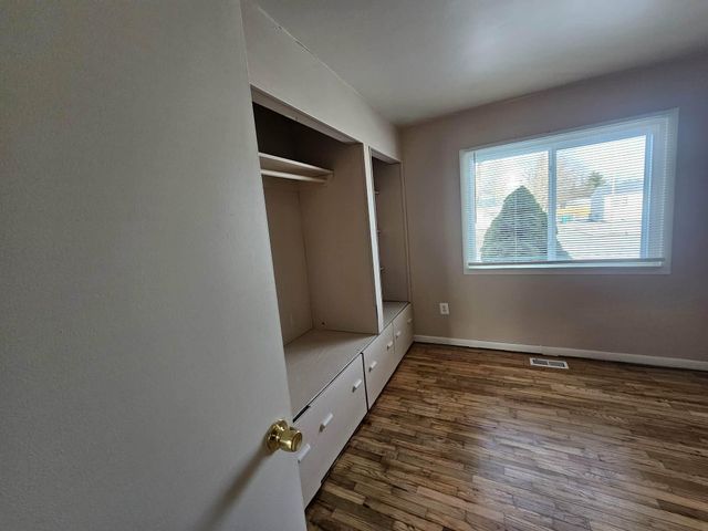 28339 Leroy Street, Romulus, MI 48174