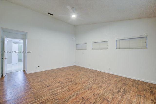 10949 NW 1st Mnr, Coral Springs, FL 33071