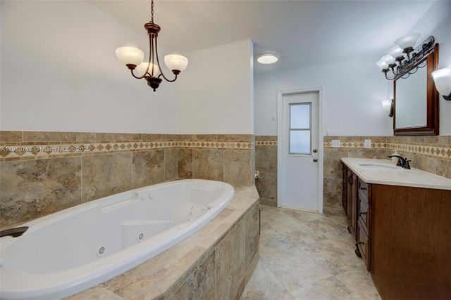 10949 NW 1st Mnr, Coral Springs, FL 33071