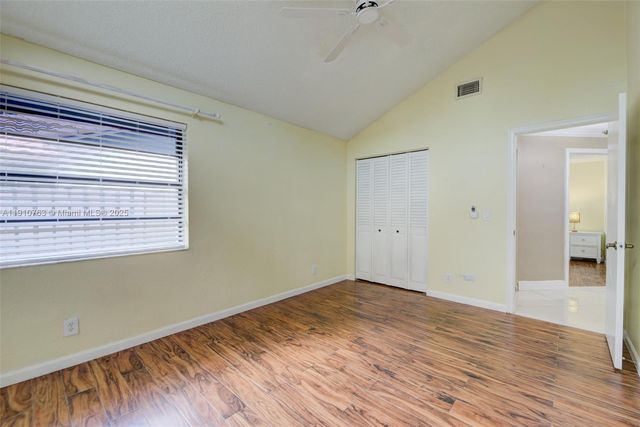 10949 NW 1st Mnr, Coral Springs, FL 33071