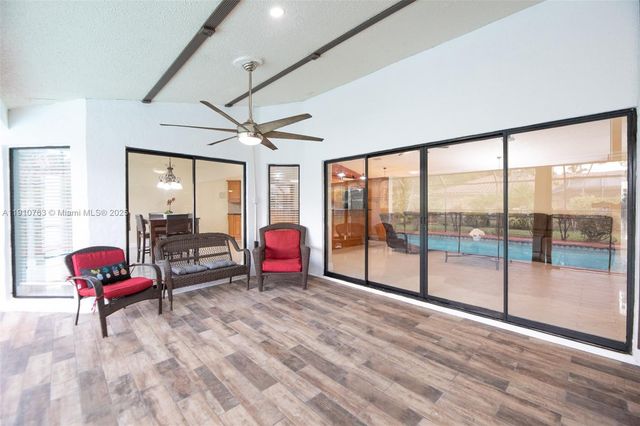 10949 NW 1st Mnr, Coral Springs, FL 33071