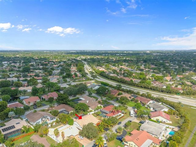 10949 NW 1st Mnr, Coral Springs, FL 33071