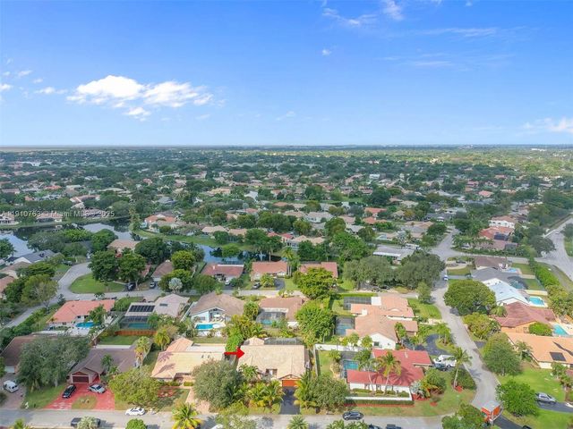 10949 NW 1st Mnr, Coral Springs, FL 33071