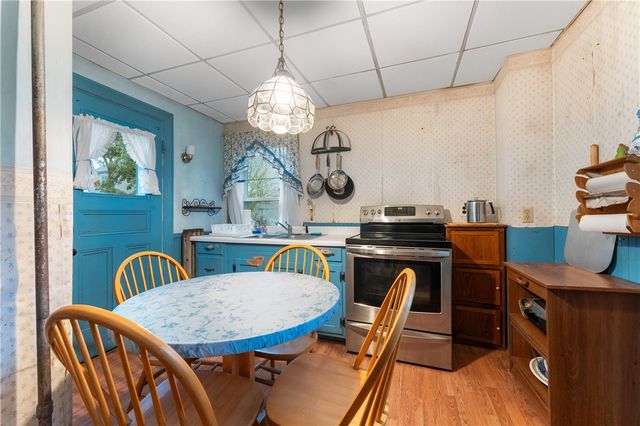 262 Sutton Avenue, East Providence, RI 02914
